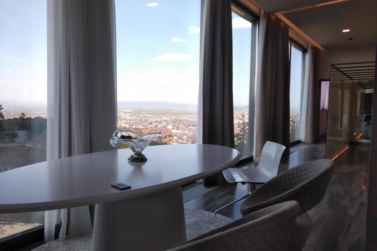 Отель Grand Hotel Belvedere Брашов