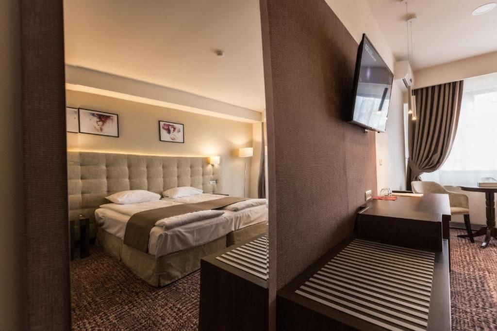 Отель Grand Hotel Belvedere Брашов-50