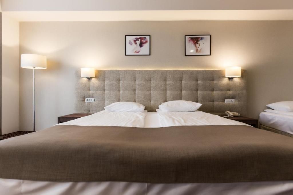 Отель Grand Hotel Belvedere Брашов-58