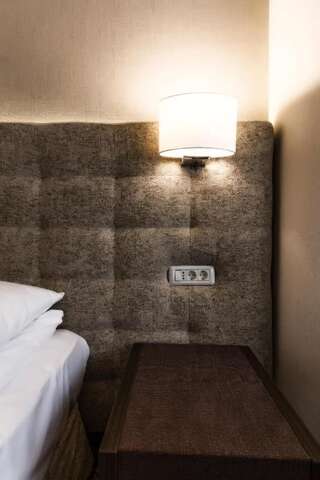 Отель Grand Hotel Belvedere Брашов Двухместный номер с 1 кроватью или 2 отдельными кроватями-10