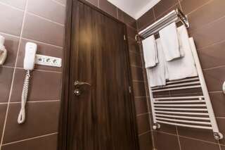 Отель Grand Hotel Belvedere Брашов Двухместный номер с 1 кроватью или 2 отдельными кроватями-12