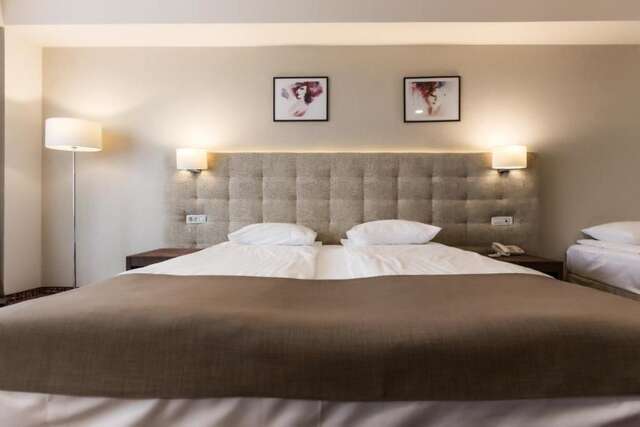 Отель Grand Hotel Belvedere Брашов-57